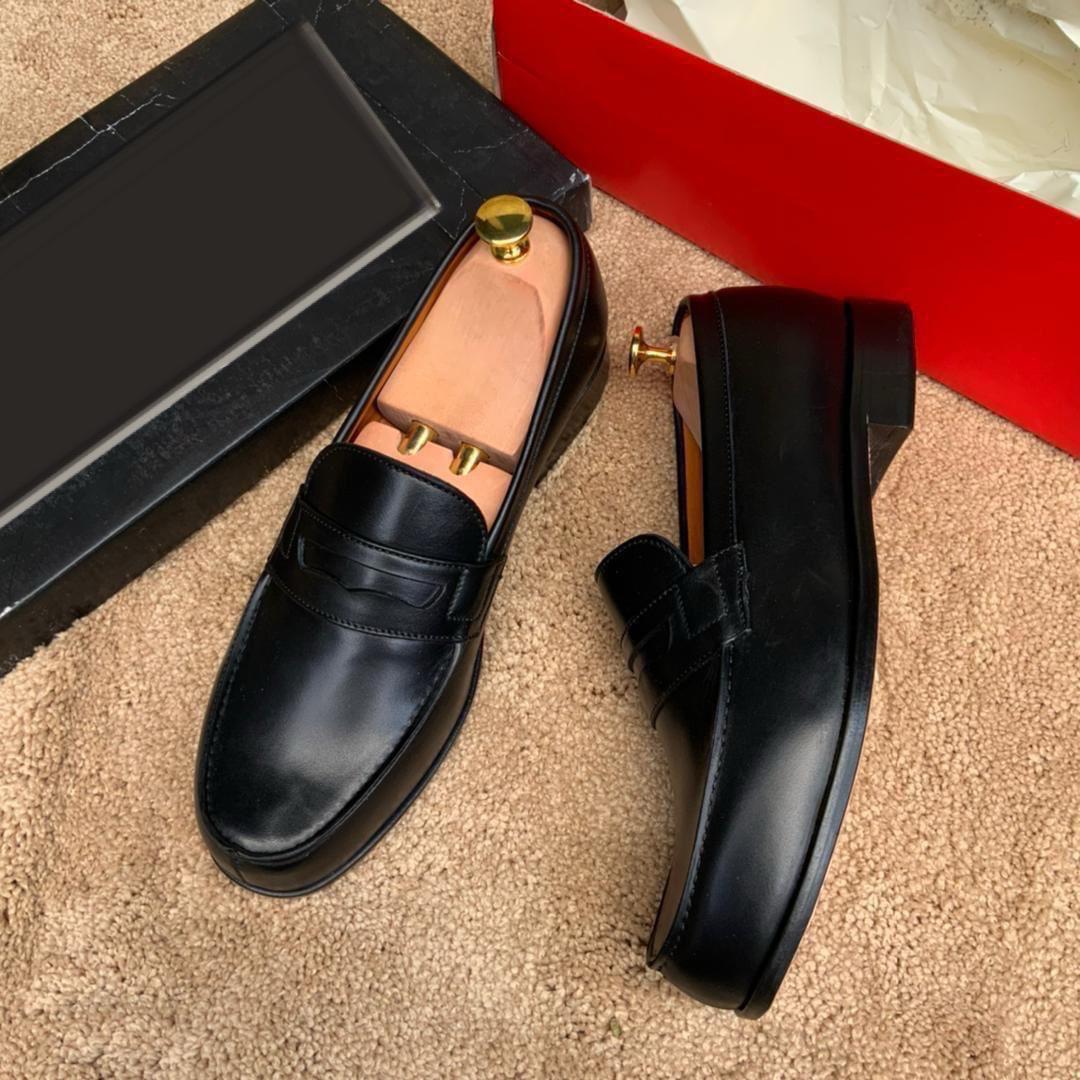Mocassin classique (marque Clarks) en cuir style penny loafer
