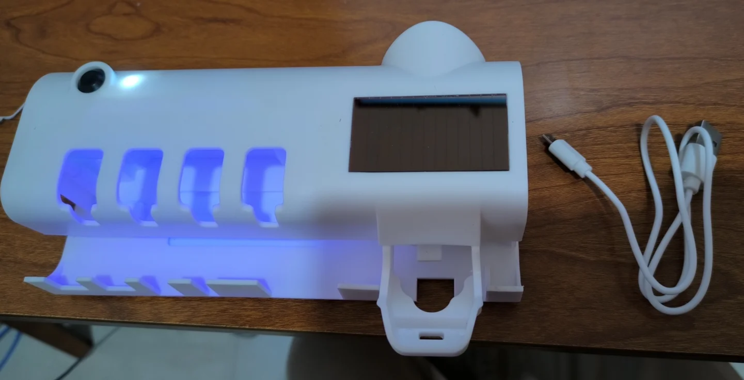 Multi fonction toothbrush sterilizer