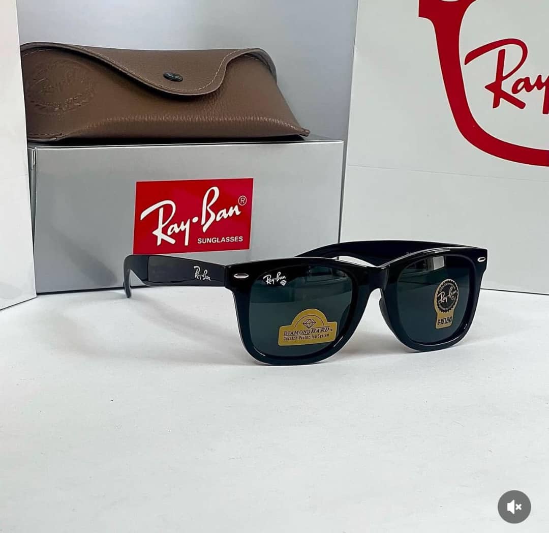 Ray-Ban Mega Wayfarer RB0840S.