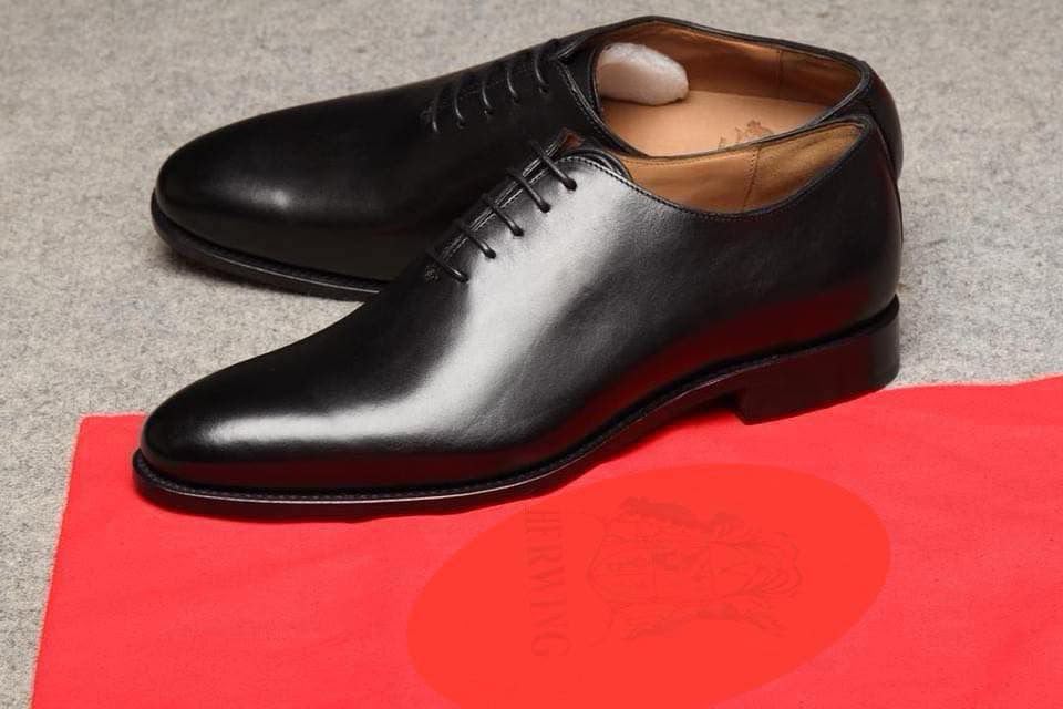 Paire de souliers Richelieu pour homme en cuir