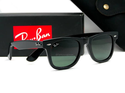 Ray-Ban Mega Wayfarer RB0840S.