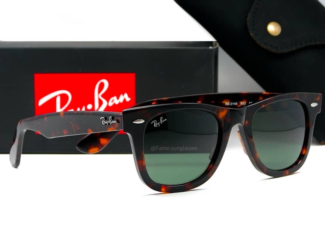Ray-Ban Mega Wayfarer RB0840S.