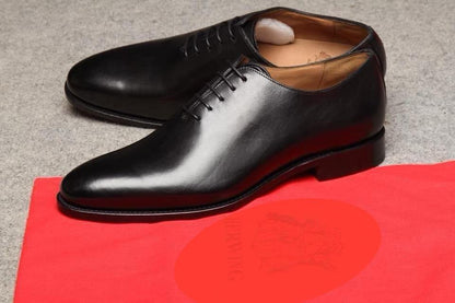 Soulier Richelieu (Oxford) pour homme en cuir de la marque Pierre Cardin