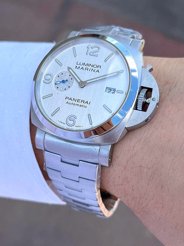 Montre de luxe Panerai Luminor Marina