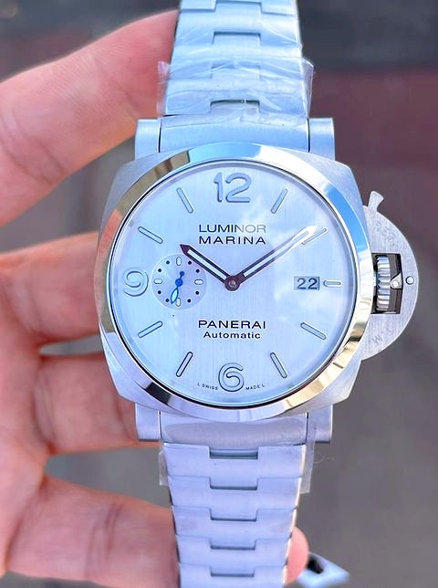 Montre de luxe Panerai Luminor Marina
