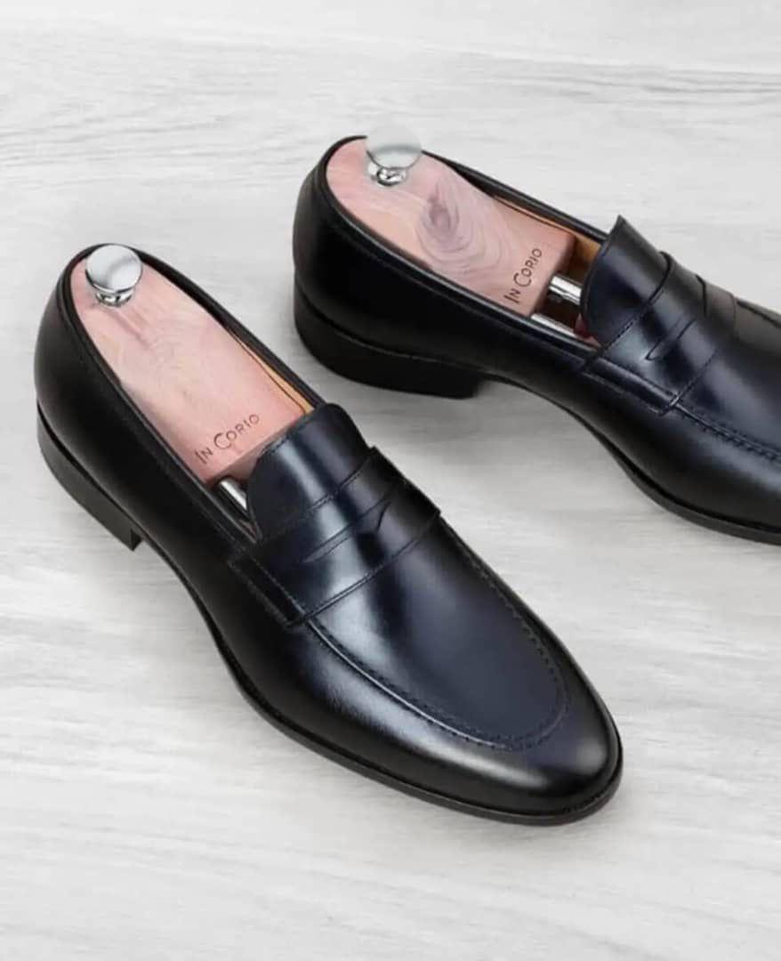 Mocassin classique (marque Clarks) en cuir style penny loafer