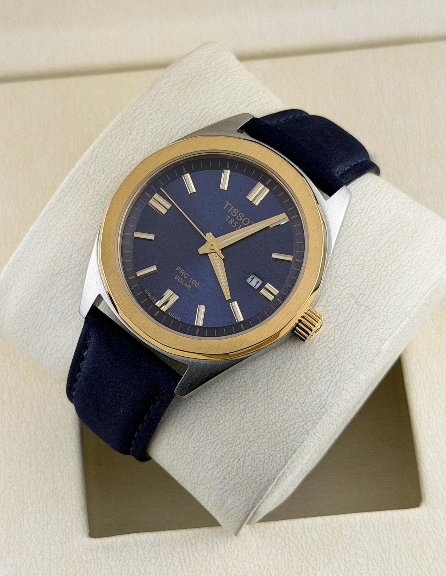 TISSOT PRC 100 Solar bicolore à énergie solaire captée sous son verre saphir.